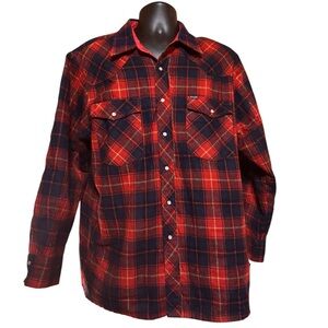 VTG Wrangler Red and Black Plaid Shirt Jacket with pearl snaps and quilt lining.